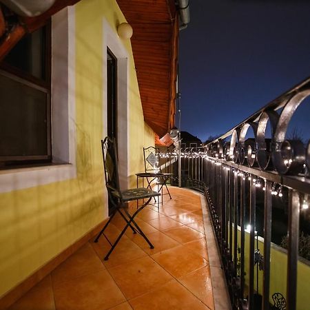Casa 3 Guesthouse Oradea Buitenkant foto