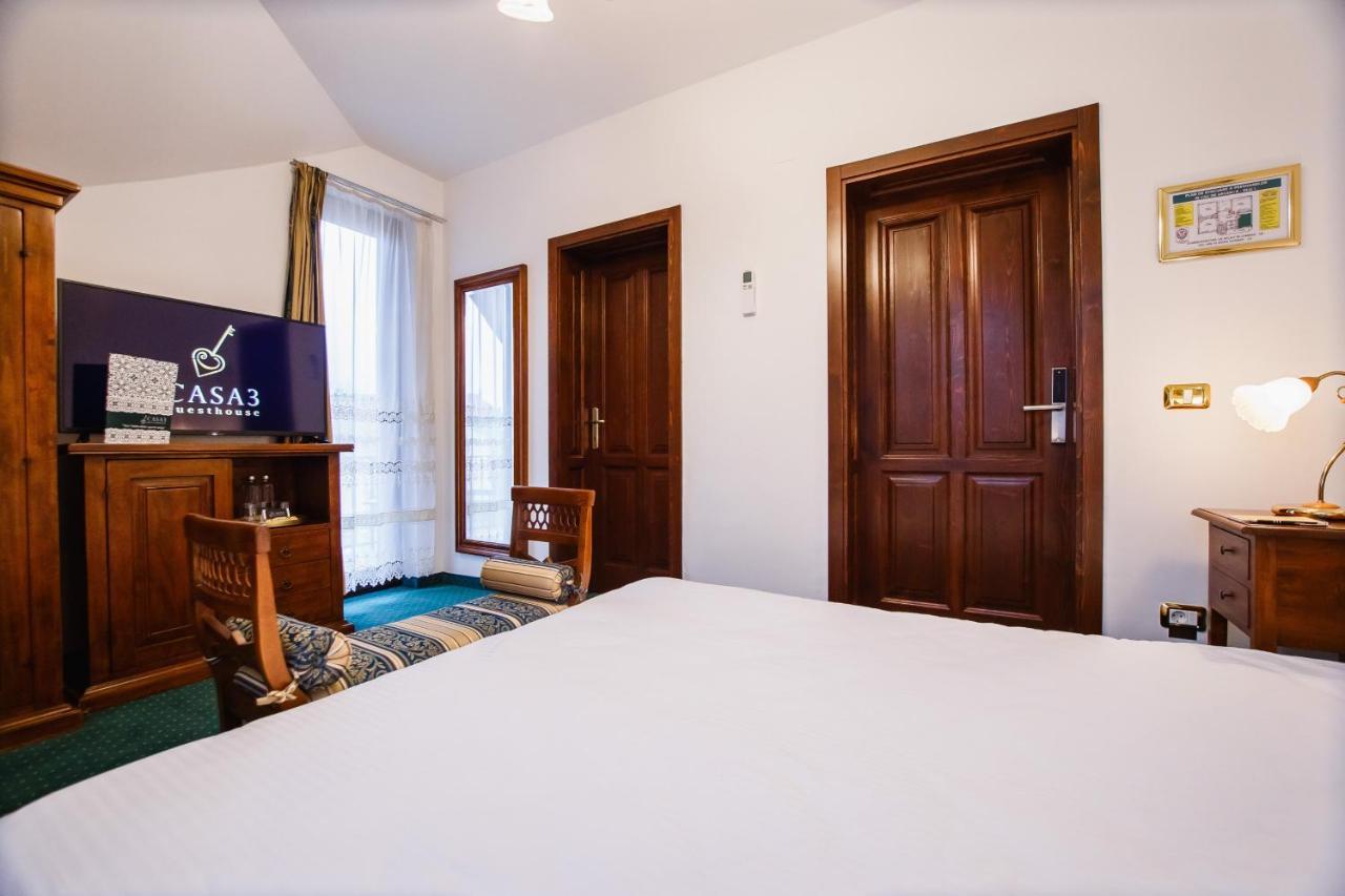 Casa 3 Guesthouse Oradea Buitenkant foto