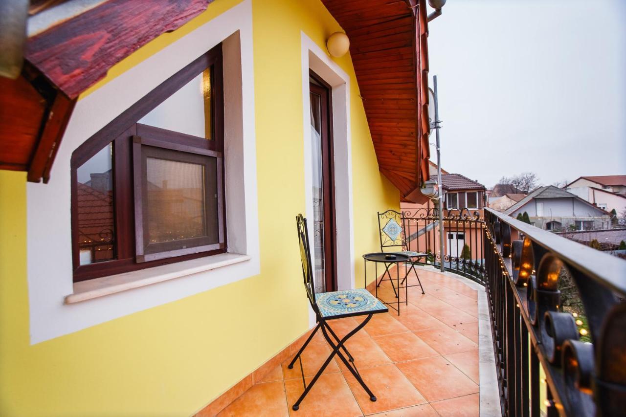 Casa 3 Guesthouse Oradea Buitenkant foto