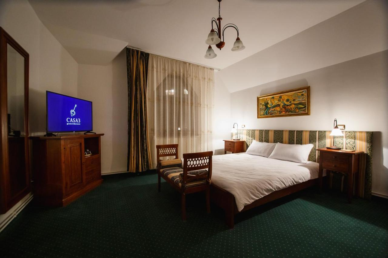 Casa 3 Guesthouse Oradea Buitenkant foto