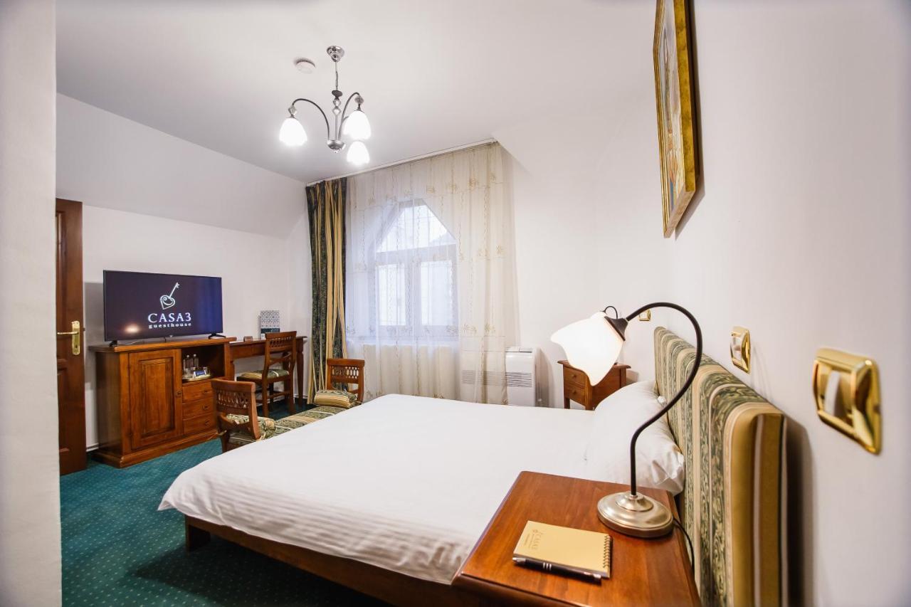 Casa 3 Guesthouse Oradea Buitenkant foto