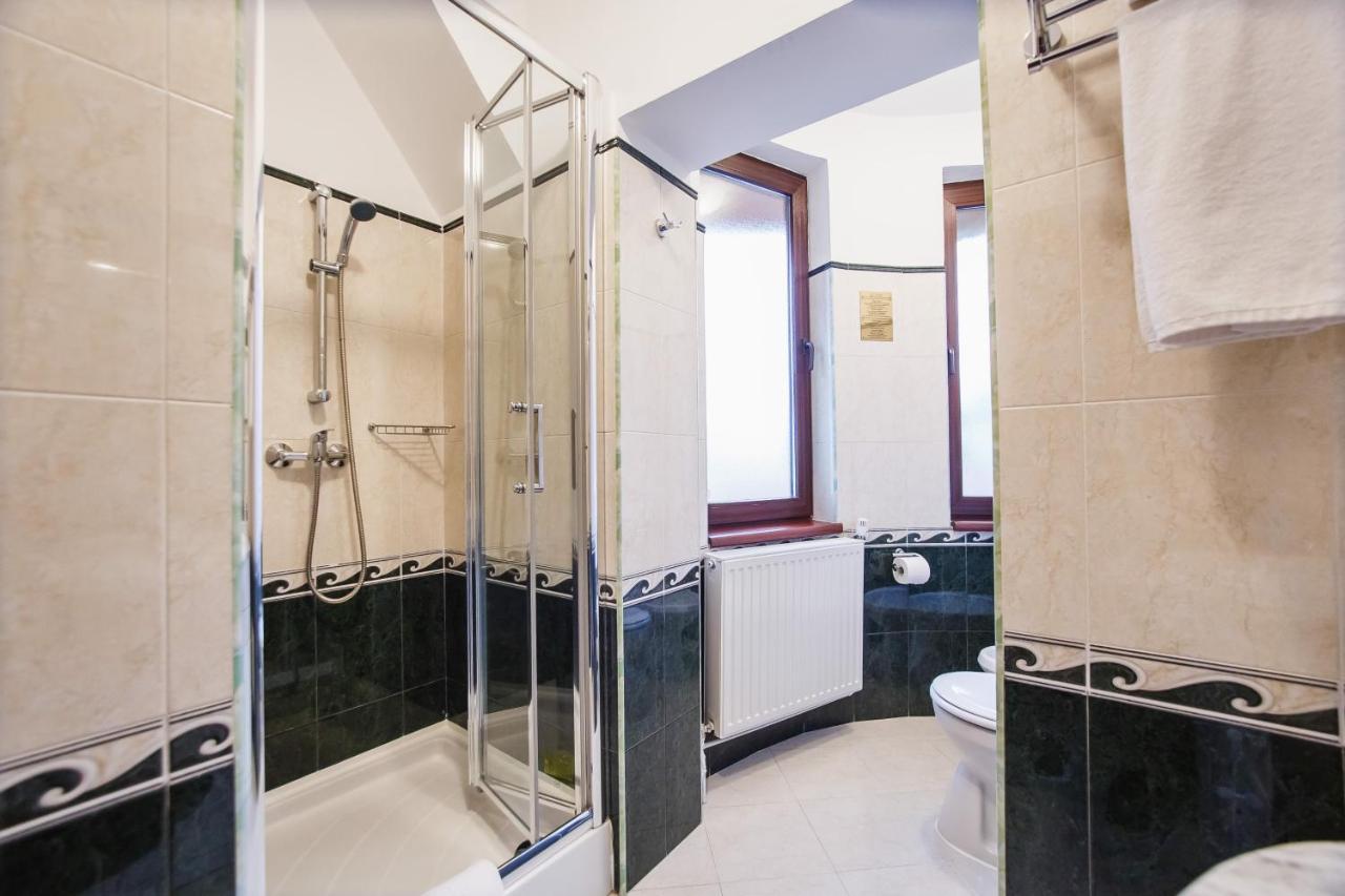 Casa 3 Guesthouse Oradea Buitenkant foto